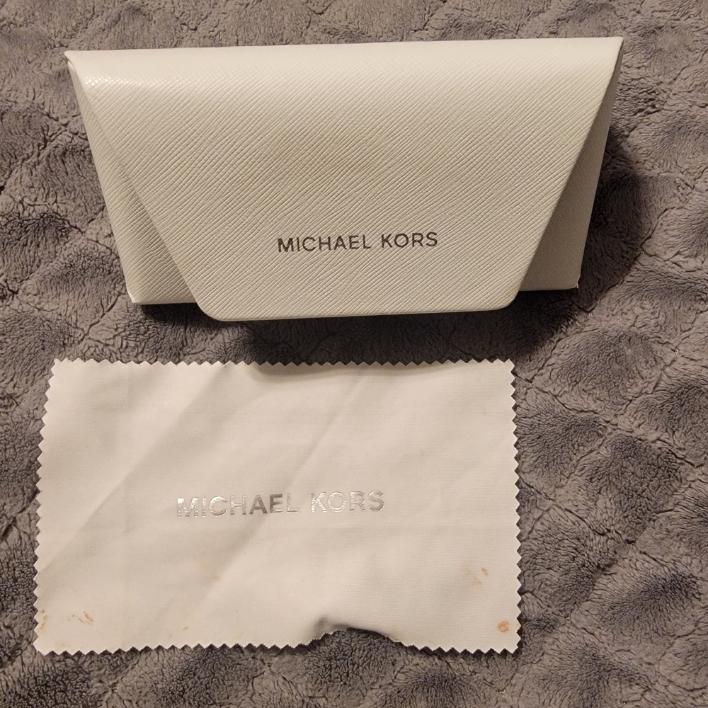 Michael Kors Cream Sunglasses Case with Cloth